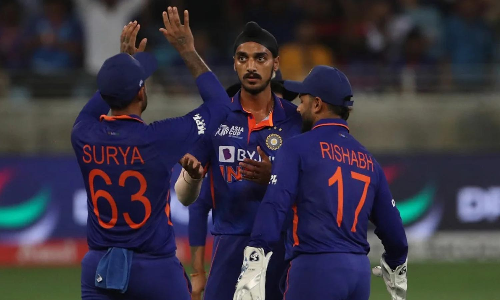 சூர்யகுமார், கோலி அசத்தல் - ஹாங்காங்கை வீழ்த்தி சூப்பர் 4 சுற்றுக்குள் நுழைந்தது இந்தியா