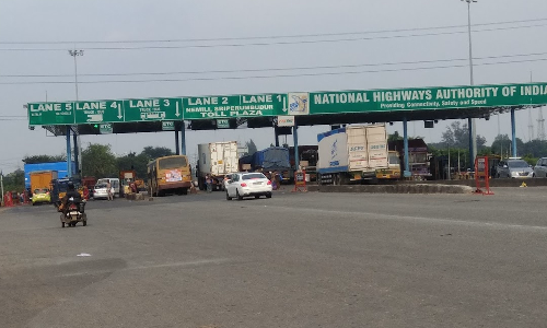 தமிழகம் முழுவதும் 20 சுங்கச்சாவடிகளில் கட்டணம் உயர்வு