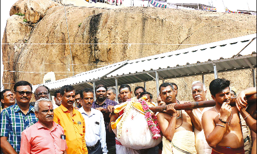 மலைக்கோட்டை உச்சிப்பிள்ளையாருக்கு 150 கிலோ கொழுக்கட்டை படையல்