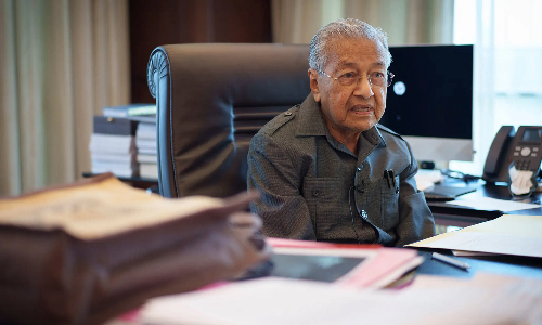 மலேசியா முன்னாள் பிரதமர் மகாதீர் முகமதுக்கு கொரோனா