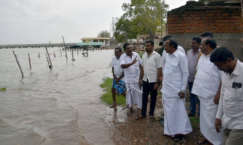 ஈரோட்டில் 11 முகாம்களில் 1,056 பேர் பாதுகாப்பாக தங்க வைப்பு