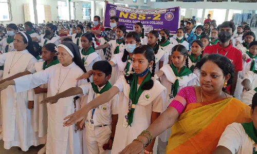 சிக்கண்ணா கல்லூரி சார்பில் பிளாஸ்டிக்  ஒழிப்பு விழிப்புணா்வு நிகழ்ச்சி