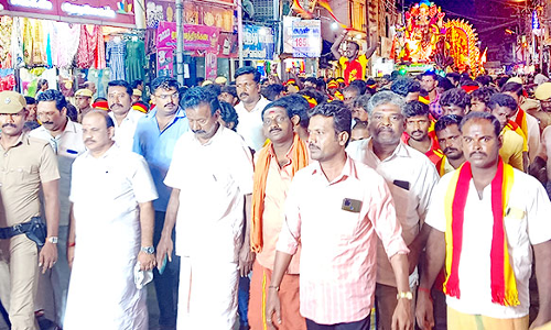 விநாயகர் சிலைகள் காவிரி துலாக் கட்டத்தில் கரைப்பு