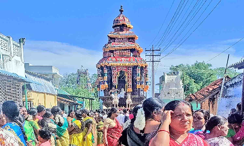 திருக்கோளூர் வைத்தமாநிதி பெருமாள்  கோவில் ஆவணி தேரோட்டம்-திரளான பக்தர்கள் பங்கேற்பு