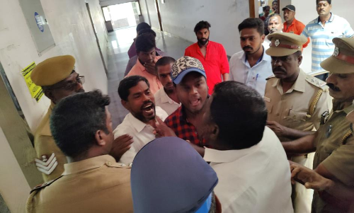 கடலூரில் மாநகராட்சி வளாகத்தில் தி.மு.க. கவுன்சிலர் மீது தாக்குதல்