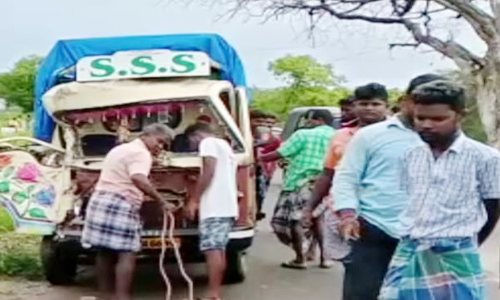 சரக்கு வாகனம் மீது பஸ் மோதல்; 5 பேர் படுகாயம்