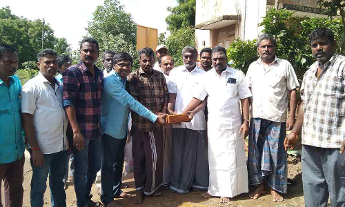 வடிக்கால் வாய்க்கால் அமைக்கும் பணி-அங்காளன் எம்.எல்.ஏ. தொடங்கி வைத்தார்