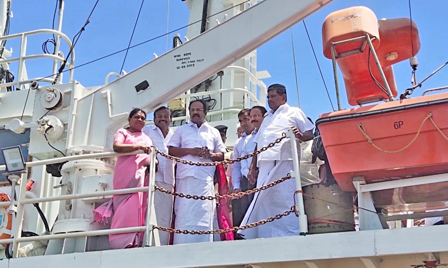 தூத்துக்குடியில் கடல்சார் முன்கள ஆய்வு பணி- அமைச்சர் தங்கம் தென்னரசு தொடங்கி வைத்தார் தூத்துக்குடியில் கடல்சார் முன்கள ஆய்வு பணி- அமைச்சர் தங்கம் தென்னரசு தொடங்கி வைத்தார்