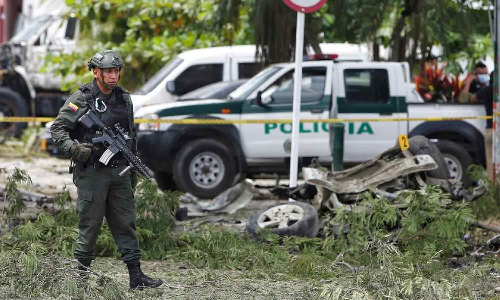 கொலம்பியாவில் வெடிகுண்டு தாக்குதல்- 8 காவல்துறை அதிகாரிகள் பலி