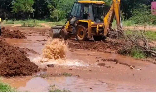 செம்பட்டி அருகே குழாய் உடைப்பால் 1 மணி நேரம் வீணாகி சென்ற குடிநீர்