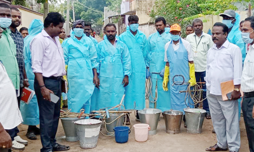 கொசுக்களை ஒழிக்க மருந்து தெளிக்கும் பணி தீவிரம்