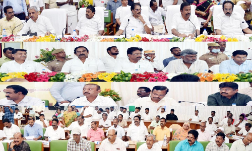 வளர்ச்சித்திட்ட பணிகள் குறித்து 4 அமைச்சர்கள் ஆலோசனை