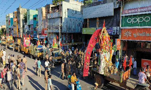 வாலாஜாவில் விநாயகர் சிலை ஊர்வலம்