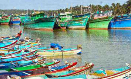 துறைமுகம் மூடப்பட்டதால் மீனவர்கள் பாதிப்பு