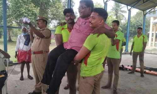 பொன்னேரியில் வெள்ளத்தில் இருந்து பாதுகாக்க பேரிடர் மேலாண்மை பயிற்சி