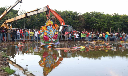 சதுப்பேரி ஏரியில் நள்ளிரவு 1.30 மணிவரை விநாயகர் சிலைகள் கரைப்பு