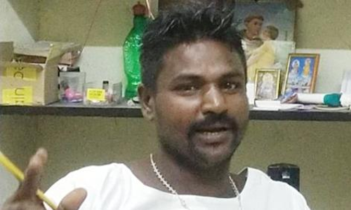 டாக்டர் உடை அணிந்து வந்து விடுதியில் தங்கியிருந்த நர்சு கன்னத்தில் கடித்த வாலிபர்