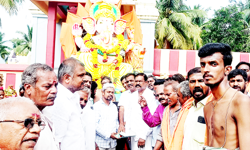 திருப்பத்தூரில் விநாயகர் சிலைகள் ஊர்வலம்