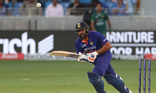 டி20 போட்டிகளில் அதிக ரன்கள்- நியூசிலாந்து வீராங்கனையின் சாதனையை முறியடித்த ரோகித் சர்மா