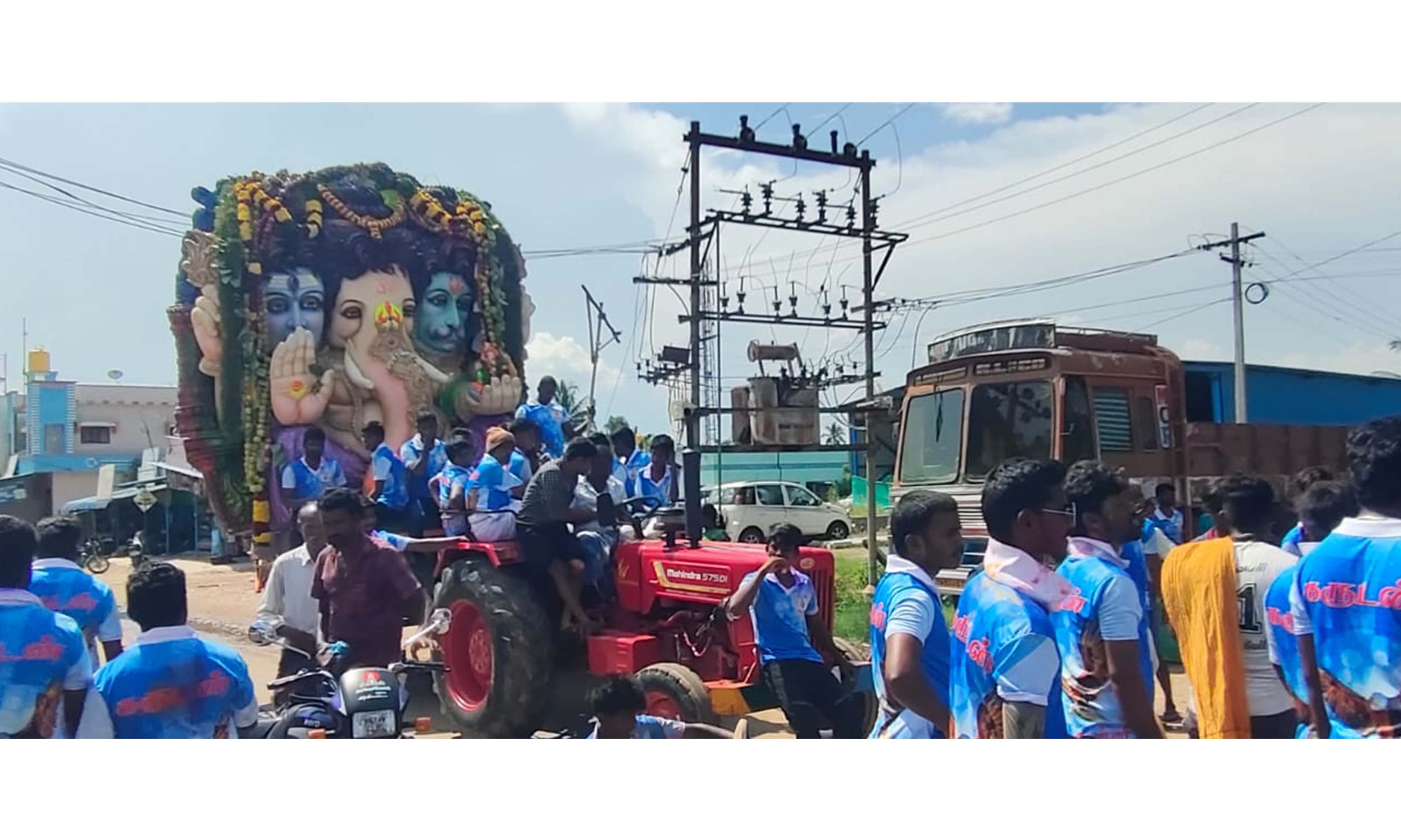 பாலக்கோட்டில்  விநாயகர் சிலை கரைப்பு ஊர்வலம்