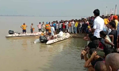 கங்கை ஆற்றில் படகு கவிழ்ந்து விபத்து- மீட்பு பணி தீவிரம்