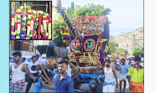 திருப்பரங்குன்றத்தில் இருந்து சுப்பிரமணிய சுவாமி தெய்வானையுடன் புறப்பாடு