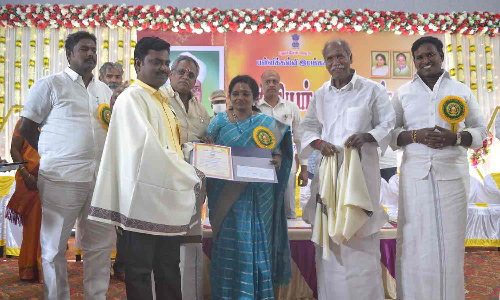 20 ஆசிரியர்களுக்கு விருது-கவர்னர் தமிழிசை வழங்கினார்