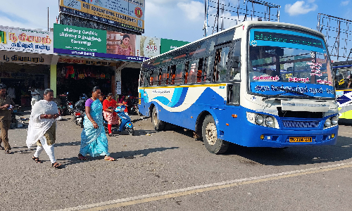 தருமபுரி புறநகர் பேருந்து நிலையத்தில்  வத்தல்மலை செல்லும் பஸ்ஸை சேலம் பஸ் நிறுத்தம் அருகில் நிறுத்த வேண்டும்   -போக்குவரத்து துறைக்கு பொதுமக்கள் வலியுறுத்தல்