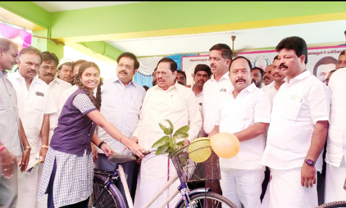 1,966 மாணவர்களுக்கு இலவச சைக்கிள்