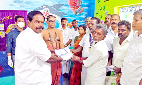 சிறப்பு மருத்துவ முகாம்- சூரியனார்கோவில் ஆதீனம் தொடங்கி வைத்தார்