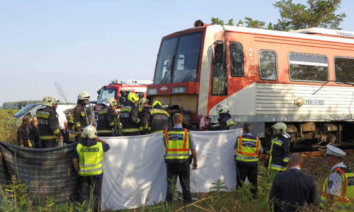 ஹங்கேரியில் வாகனம் மீது ரெயில் மோதி விபத்து- டிரைவர் உள்பட 7 பேர் பலி