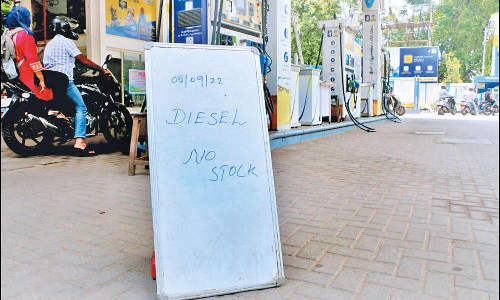 சென்னையில் டீசல் தட்டுப்பாடு: பெட்ரோல் பங்க்குகளின் அறிவிப்பால் வாகன ஓட்டிகள் அதிர்ச்சி