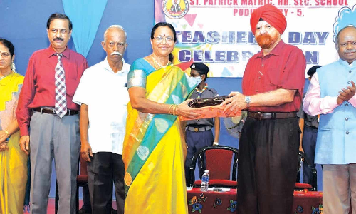 ஆசிரியர் தின விழா கொண்டாட்டம்