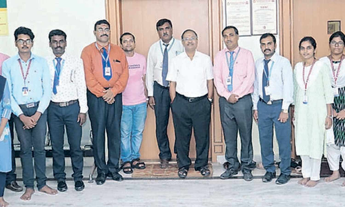 சாதனை படைத்த  மாணவர்கள் சிங்கப்பூர் பயணம்