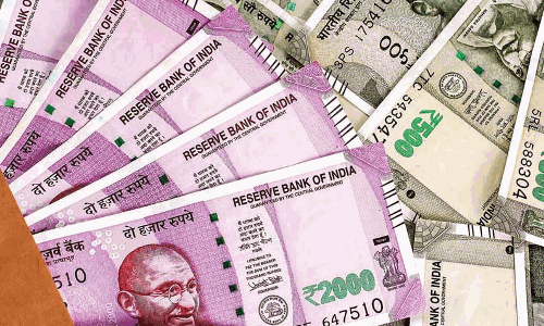 ரூ.100க்கு ஆசைப்பட்டு ரூ.8 லட்சத்தை இழந்த இளம் பெண்