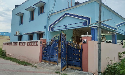 வீட்டின் கதவை உடைத்து 13 பவுன் திருட்டு