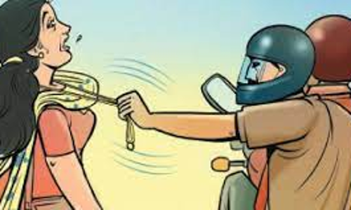 கடலூரில் பரபரப்பு: நடந்து சென்ற  பெண்ணிடம் நகை பறித்த வாலிபர்கள்-பொது  மக்கள் மடக்கி போலீசில்  ஒப்படைப்பு