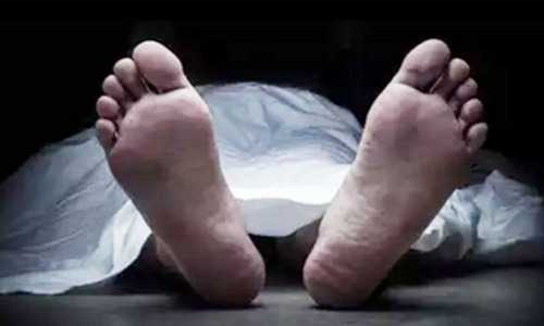 தூத்துக்குடியில்  ரெயில் மோதி லாரி டிரைவர் பலி