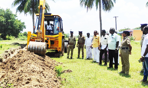 ஏரியில் ஆக்கிரமிப்புகள் அகற்றம்