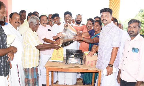 பொதுமக்கள் கோரிக்கையை ஏற்று பகுதிநேர ரேசன் கடை