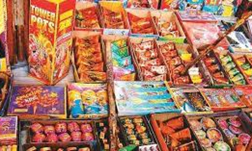 தற்காலிக சில்லறை பட்டாசு கடைகள்அமைக்க விண்ணப்பம் செய்யலாம் - கலெக்டர் கவிதா ராமு தகவல்