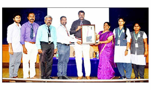 ஓசூர் எம்.ஜி.ஆர். கல்லூரியில் ஆசிரியர் தின விழா