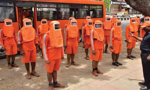 அரக்கோணம் தேசிய பேரிடர் மீட்பு படையினர் கேரளா விரைந்தனர்