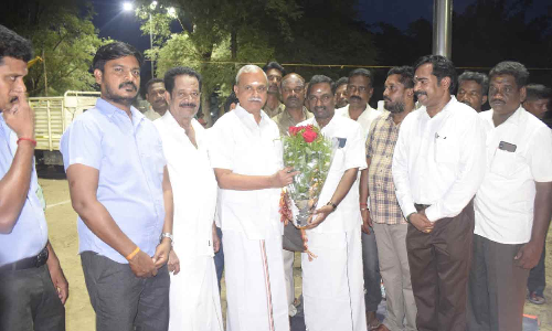 ரூ.4 லட்சம் செலவில் உயர் மின் கோபுர விளக்கு