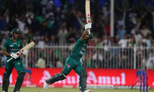 ஆப்கானிஸ்தானுக்கு எதிராக கடைசி ஓவரில் திரில் வெற்றி பெற்றது பாகிஸ்தான்