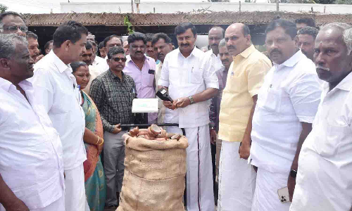 ஆதார விலையில் கொப்பரை கொள்முதல் மையம் - அமைச்சர் தொடங்கி வைத்தார்