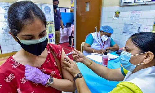 பூஸ்டர் தடுப்பூசி செலுத்த வேண்டுகோள்