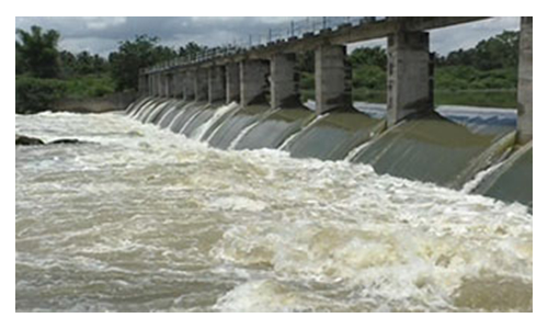 கிருஷ்ணகிரி அணையிலிருந்து நீர் தண்ணீர் திறப்பால்   நிரம்பி வழியும் தருமபுரி மாவட்ட கே.ஈச்சம்பாடி அணை