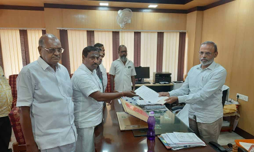 தடையில்லா மின்சாரம் கிடைக்க செய்ய வேண்டும்-நேரு எம்.எல்.ஏ. மனு