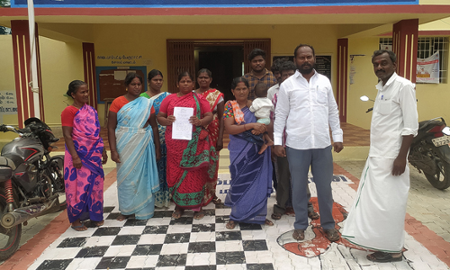 சாக்கடை வசதி அமைக்கக்கோரி   காடையாம்பட்டி பேரூராட்சி அலுவலகம் முற்றுகை